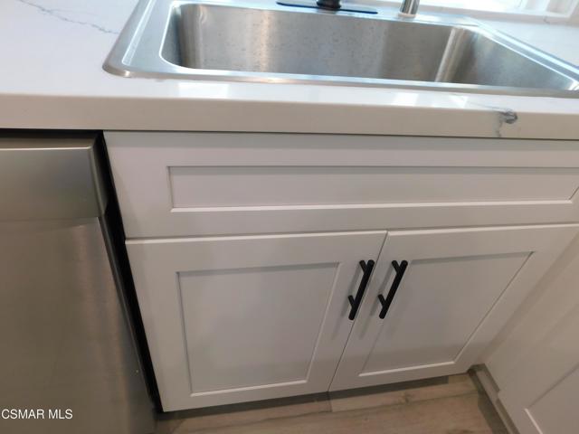 559 Stoney Peak Court, Simi Valley CA: https://media.crmls.org/mediaz/b4a80e51-c466-4ac4-b997-1d2405407d07.jpg