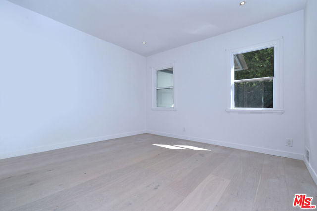 14892 Jadestone Drive, Sherman Oaks CA: https://media.crmls.org/mediaz/b4a8b5f0-6403-467f-8be7-0deb27756d80.jpg