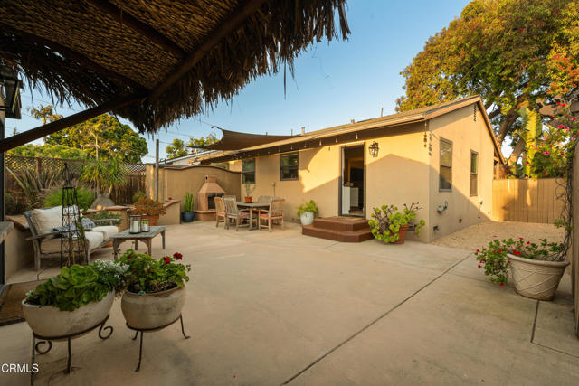 379 Rancho Drive, Ventura CA: https://media.crmls.org/mediaz/b4a9dbff-cfd5-4bed-b89a-b39ffb6ea520.jpg
