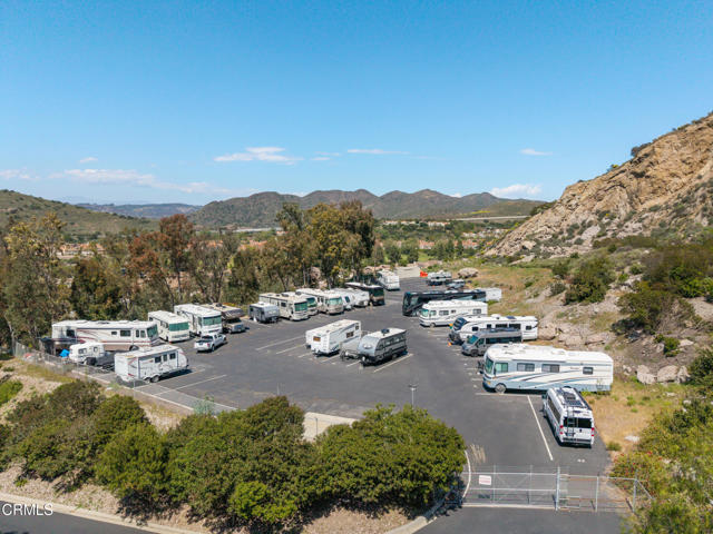 6378 Lada Avenue, Camarillo CA: https://media.crmls.org/mediaz/b4aa8f8f-d1fa-4611-b1d7-716d04f00657.jpg