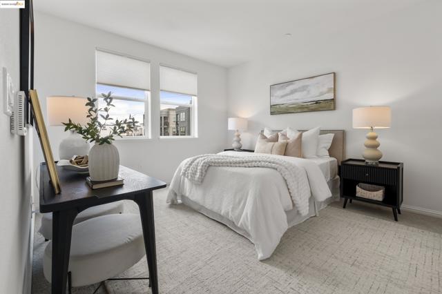 2818 Fifth Street, Alameda CA: https://media.crmls.org/mediaz/b4ac0f93-9d1e-43c9-a84e-e52dce44297d.jpg