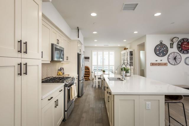 2511 State St, Carlsbad CA: https://media.crmls.org/mediaz/b4ad4ce7-f372-4d17-b6b4-a9dea76ceabe.jpg