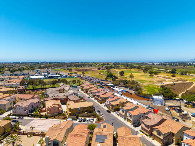 1521 Thorpe Trail, Oxnard CA: https://media.crmls.org/mediaz/b4adbb18-7531-4eb8-bda3-49de68b2d0a6.jpg
