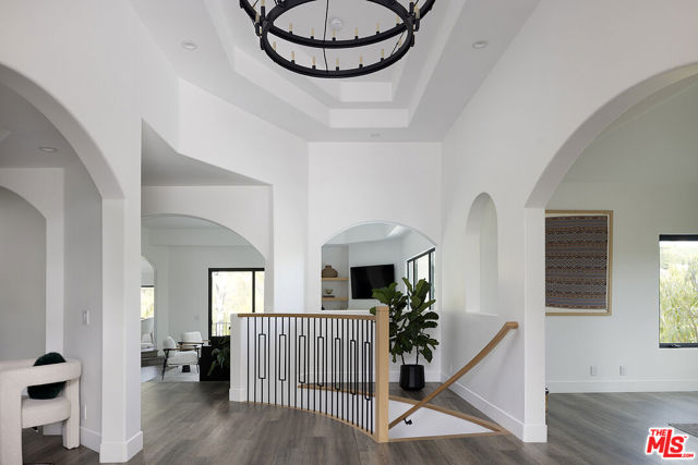 28902 Verde Mesa Lane, Malibu CA: https://media.crmls.org/mediaz/b4ade2c0-52bd-4f4b-b470-00a5edc601ec.jpg