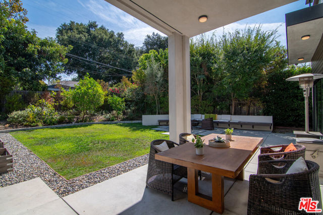 362 N Norton Avenue, Los Angeles CA: https://media.crmls.org/mediaz/b4ae6b06-d58d-4bba-ade0-9bab19a62265.jpg