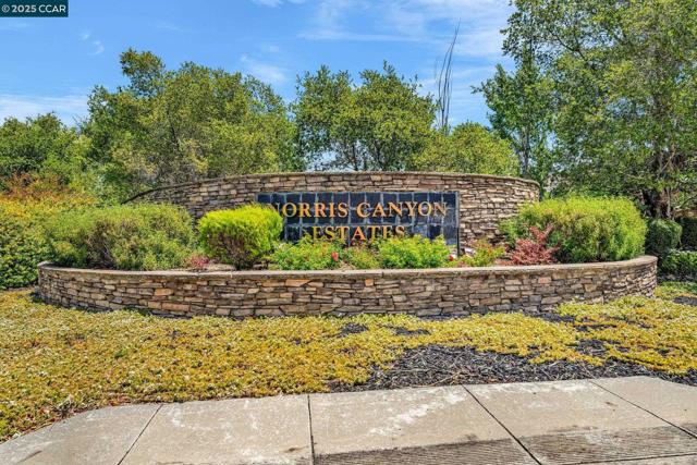 3322 Ashbourne Cir, San Ramon CA: https://media.crmls.org/mediaz/b4afeb45-5375-4f60-9cbd-cce97de35441.jpg