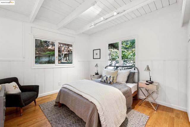 2429 Scout Rd, Oakland CA: https://media.crmls.org/mediaz/b4b06296-8c32-4a6d-8557-5e1fa826ffd8.jpg