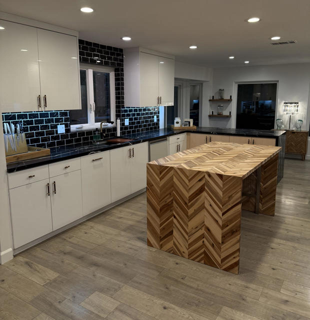 68716 Avenida Diosa, Cathedral City CA: https://media.crmls.org/mediaz/b4b0683d-0569-412a-b916-16ee2376fece.jpg