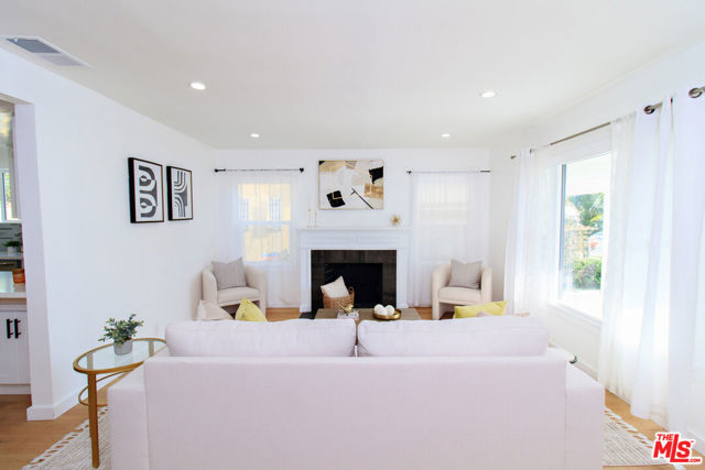 4068 Sutro Avenue photo 20