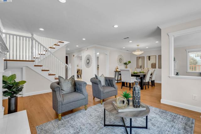 39478 Zacate Ave, Fremont CA: https://media.crmls.org/mediaz/b4b0bb7e-94aa-4964-8b3c-70674e817596.jpg