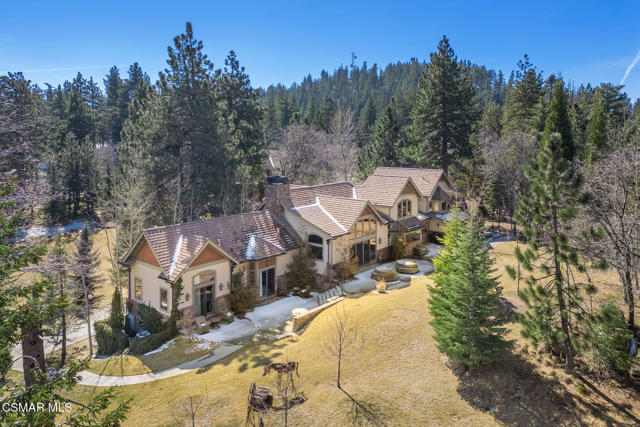 32310 Hummingbird Court, Running Springs CA: https://media.crmls.org/mediaz/b4b0d8b8-353e-47df-8728-332aa9a85d26.jpg
