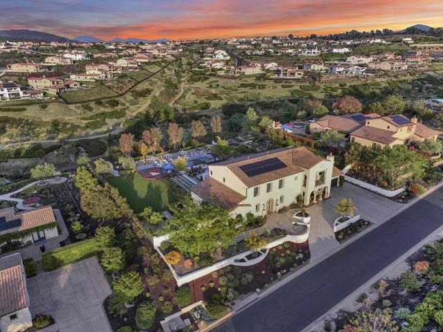 8366 The Landing Way, San Diego CA: https://media.crmls.org/mediaz/b4b1188e-0aa2-4574-867d-467d5ce061d3.jpg