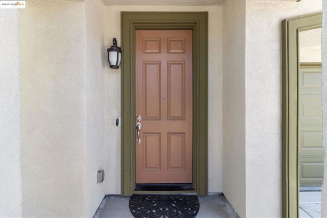 2218 Toscana Dr, Pittsburg CA: https://media.crmls.org/mediaz/b4b14fc2-6869-49ca-8b5b-50b9fd8cd7ae.jpg
