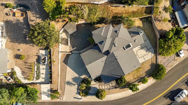 9977 Cristobal Dr, Spring Valley CA: https://media.crmls.org/mediaz/b4b17282-c2fd-4f40-b74a-5fc7dcc7ae13.jpg