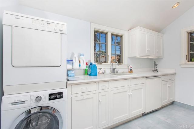 Detail Gallery Image 10 of 12 For 958 a Ave, Coronado,  CA 92118 - 3 Beds | 3 Baths