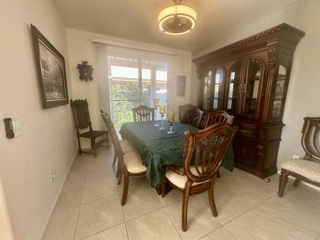 38 DINING ROOM