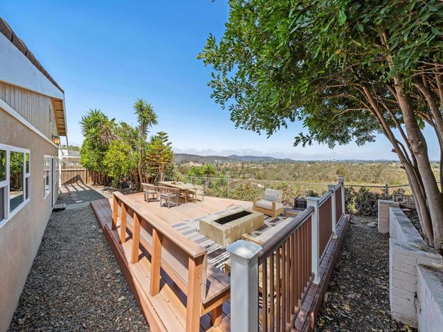 13046 Cree Drive, Poway CA: https://media.crmls.org/mediaz/b4b208a2-c230-4bf9-8bc1-88f7a54d2d4d.jpg
