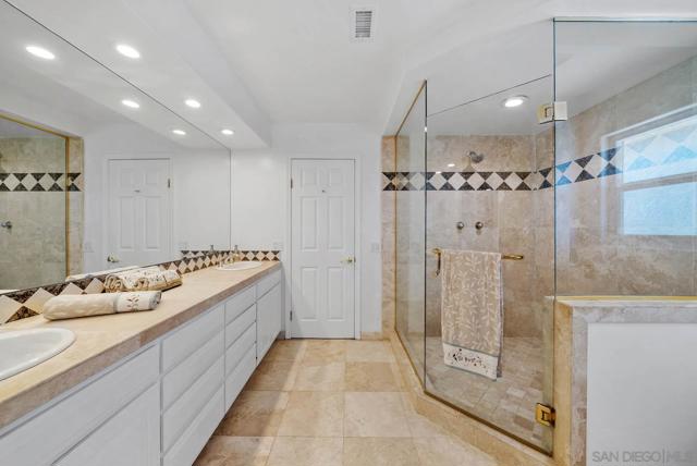 17221 Cloudcroft Dr, Poway CA: https://media.crmls.org/mediaz/b4b2bab5-532d-4ab0-b552-e3aa72fa35be.jpg