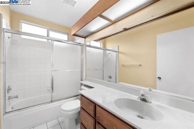 37391 Mission Blvd, Fremont CA: https://media.crmls.org/mediaz/b4b2e548-3cb0-4ea2-bf33-8315b76b3509.jpg
