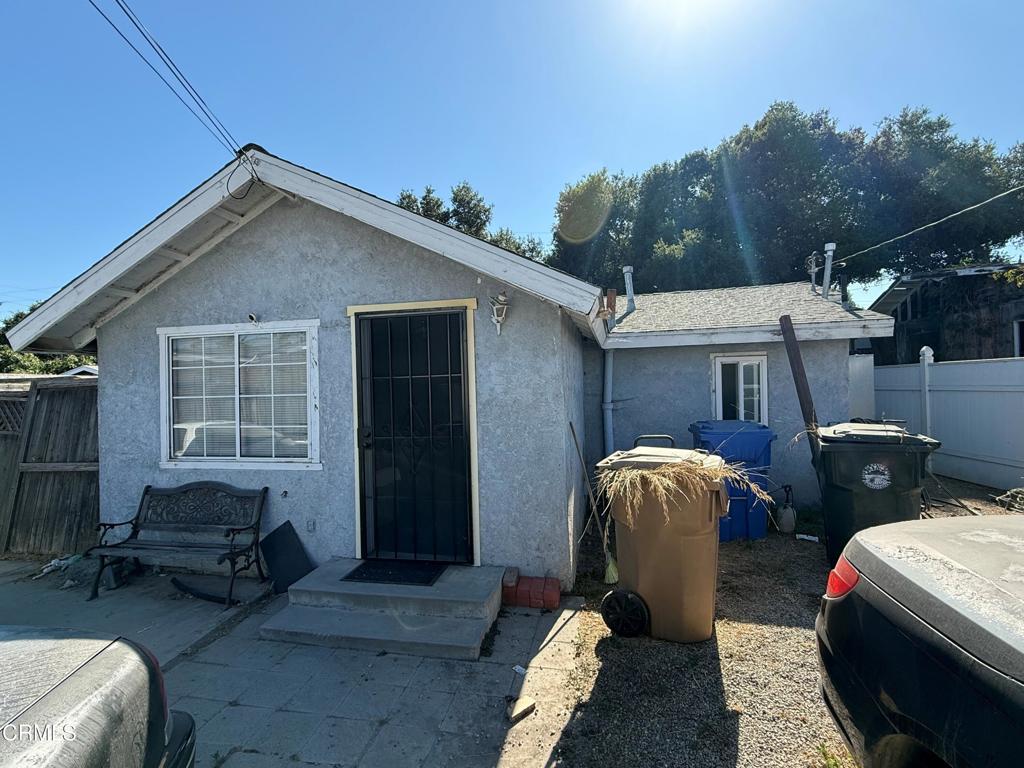 1/2 Sycamore Street