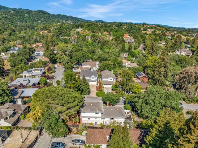 23951 Spalding Avenue, Los Altos CA: https://media.crmls.org/mediaz/b4b35ed9-36d7-42d9-83b8-3bcb62272e36.jpg