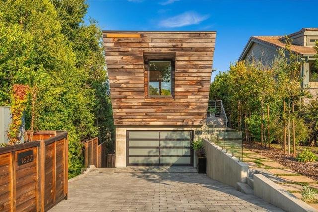 1627 Shirley Avenue, Los Altos CA: https://media.crmls.org/mediaz/b4b39c56-c900-4e23-8f40-7bff825ade46.jpg