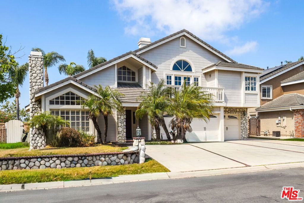 6811 Hitchingpost Circle