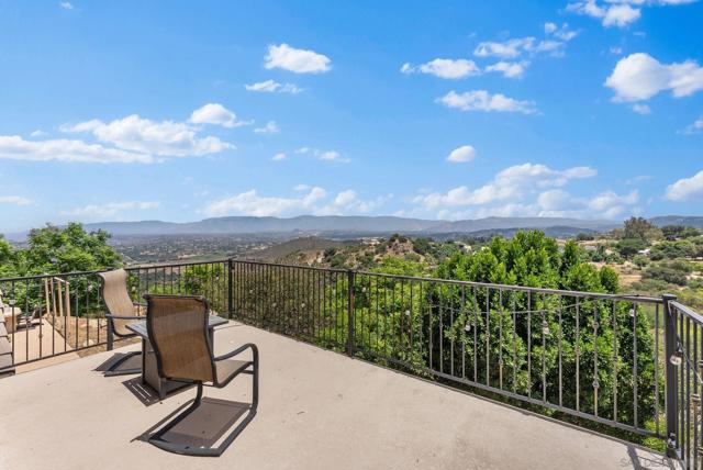 12443 Mirar De Valle, Valley Center CA: https://media.crmls.org/mediaz/b4b3fd56-1cb8-4fe1-a966-02106f39d5c2.jpg