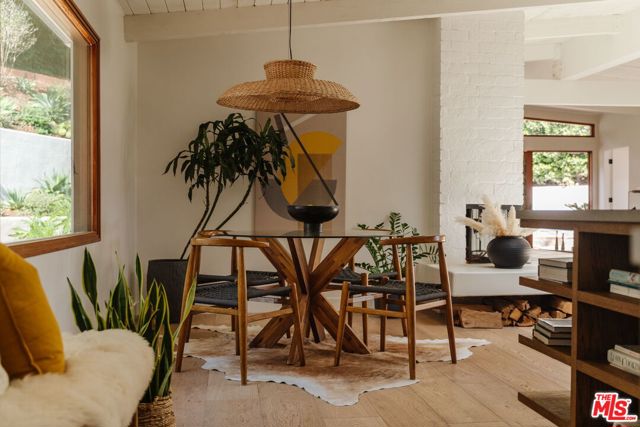 2145 Sunset Crest Drive, Los Angeles CA: https://media.crmls.org/mediaz/b4b4cf0a-60a4-4450-a720-5849848ac64b.jpg