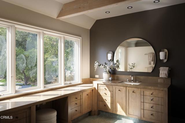 Detail Gallery Image 18 of 51 For 1535 Ontario Ave, Pasadena,  CA 91103 - 5 Beds | 3/2 Baths