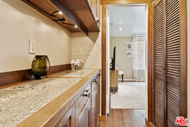2299 Beverwil Drive, Los Angeles CA: https://media.crmls.org/mediaz/b4b57393-006b-48e4-9f1a-1996a6edce9d.jpg