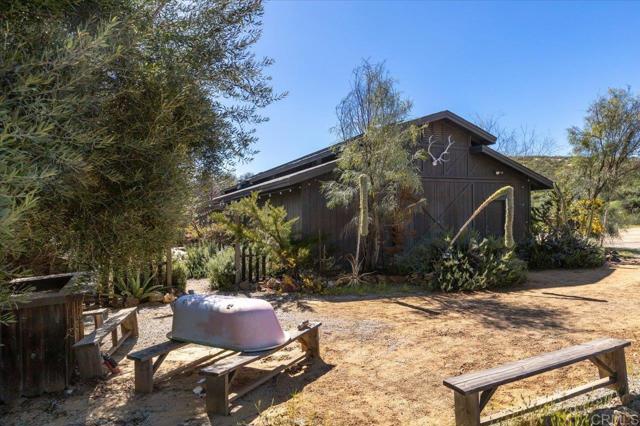 40707 Intrepid Rd, Hemet CA: https://media.crmls.org/mediaz/b4b5a4f1-95f8-447a-b73e-9433b9196ec8.jpg