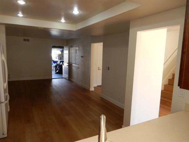 Detail Gallery Image 10 of 17 For 6540 Paseo Adelante, Carlsbad,  CA 92009 - 3 Beds | 2 Baths