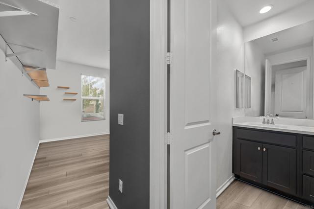 Image 13 of 32 For 38512 Rosegate Pl