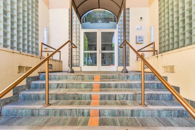 97 E Saint James Street, San Jose CA: https://media.crmls.org/mediaz/b4b79dd3-512f-41cb-957d-6817cdd4fb87.jpg
