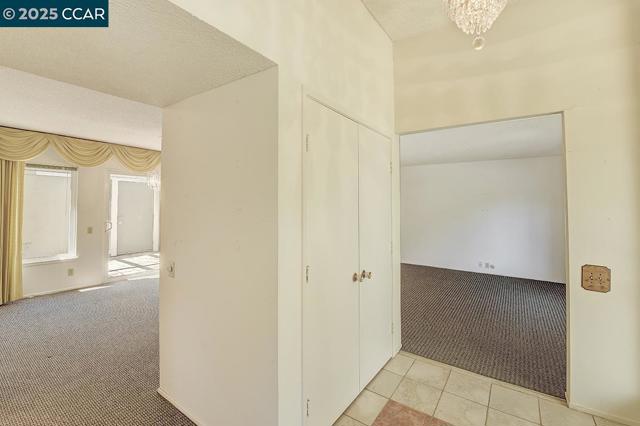 3333 Tice Creek Dr, Walnut Creek CA: https://media.crmls.org/mediaz/b4b7f1a0-af63-4803-bdef-5affdda9eb75.jpg