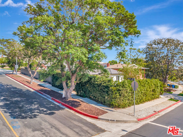 4340 W 60th Street, Los Angeles CA: https://media.crmls.org/mediaz/b4b80e6e-e6bb-4dab-968c-b1b7180ac2f9.jpg