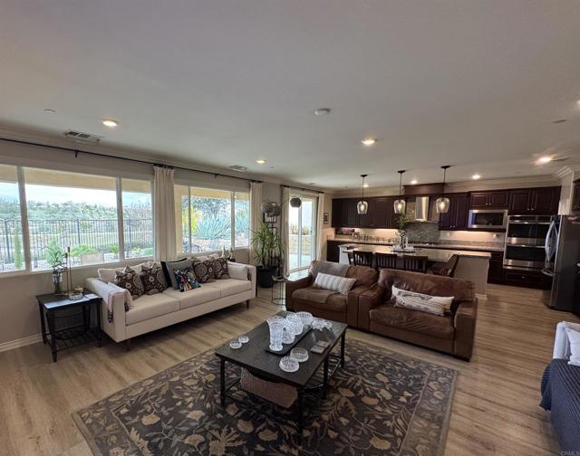 Detail Gallery Image 14 of 22 For 33792 Baystone St, Temecula,  CA 92592 - 4 Beds | 3/1 Baths