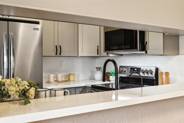 213 Ladera Plz, Union City CA: https://media.crmls.org/mediaz/b4b8a180-cd66-4e55-a10e-012d01be3cf0.jpg