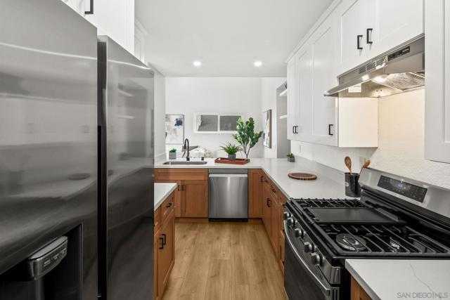 Image 8 of 50 For 152 Evergreen Ave.  4