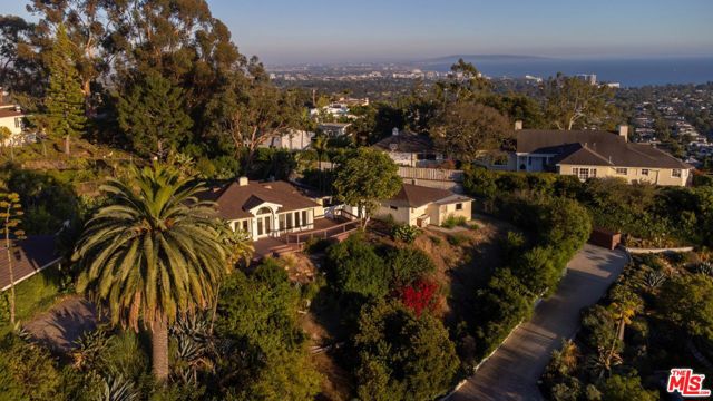 1423 Chautauqua Boulevard photo 2