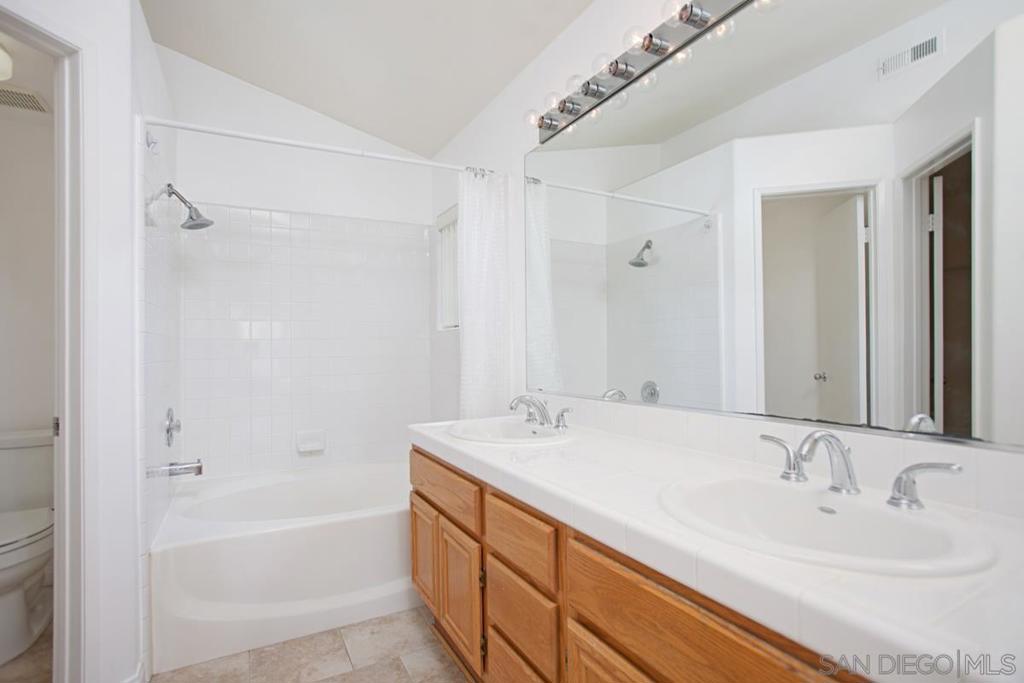 5558 Renaissance Ave - photo 14