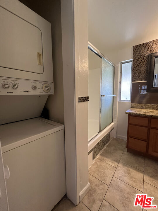 3050 S Bristol Street, Santa Ana CA: https://media.crmls.org/mediaz/b4bb1c10-8f6d-4665-af13-a66af6ef0722.jpg