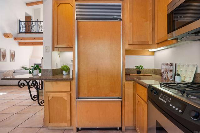 2320 Ivy Road, Oceanside CA: https://media.crmls.org/mediaz/b4bb547f-6111-422b-962d-be55ad179889.jpg