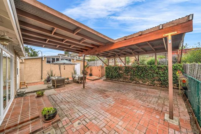 7200 Colony Rd, La Mesa CA: https://media.crmls.org/mediaz/b4bb584b-ec96-4c43-b357-53e4d9e5ea89.jpg