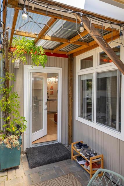 1652 Lexington Avenue, San Mateo CA: https://media.crmls.org/mediaz/b4bbb333-a03e-4b9c-aaab-2168db305dab.jpg