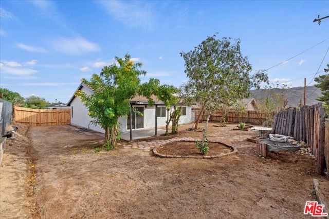 6042 Cahuilla Avenue,  CA: https://media.crmls.org/mediaz/b4bc12ec-72c7-4211-8d9f-c7b934534c98.jpg