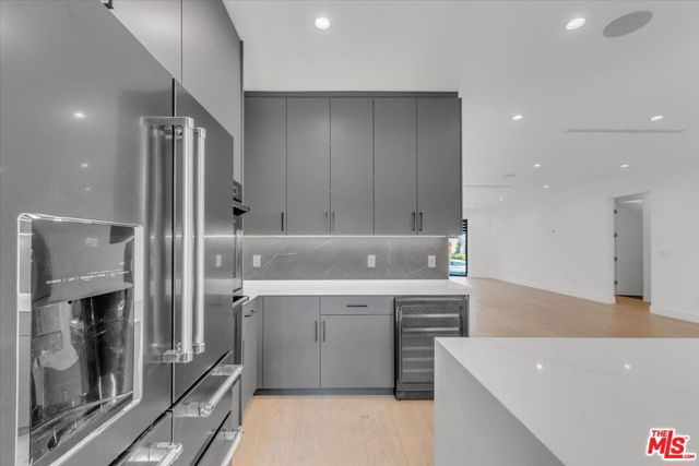 5456 Hazeltine Avenue, Sherman Oaks CA: https://media.crmls.org/mediaz/b4bc605b-2301-4521-9ff1-4542fd307d40.jpg