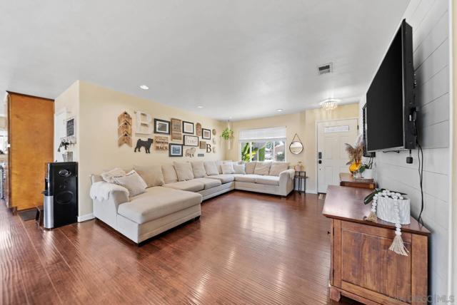 10263 Avenida Real, Lakeside CA: https://media.crmls.org/mediaz/b4bcc3a5-8a86-466a-99c0-7a62de4a7d3f.jpg