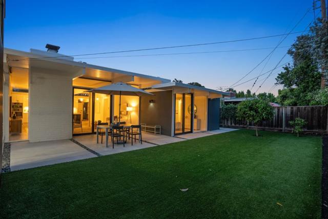 986 Loma Verde Avenue, Palo Alto CA: https://media.crmls.org/mediaz/b4bcd6a7-eaa5-4eaa-9dbe-c213eb557c45.jpg